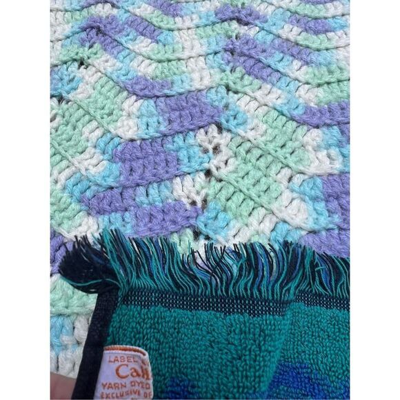 Vintage Hand Towel or Fingertip Towel - Picture 3 of 4